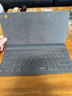 iPad Pro 12.9” Smart Keyboard Folio Case