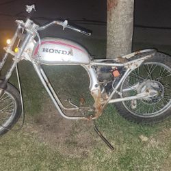 Honda  sl125 parts bike . 1972 ? 