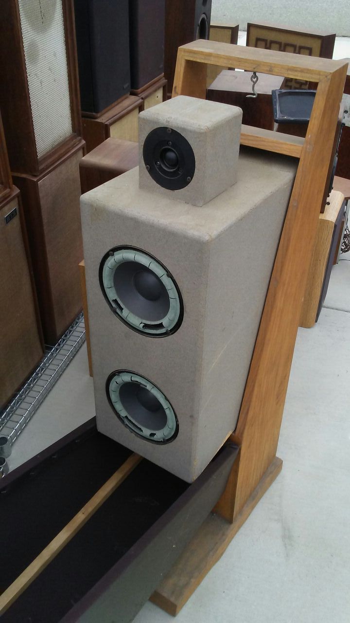 Vintage no name speakers