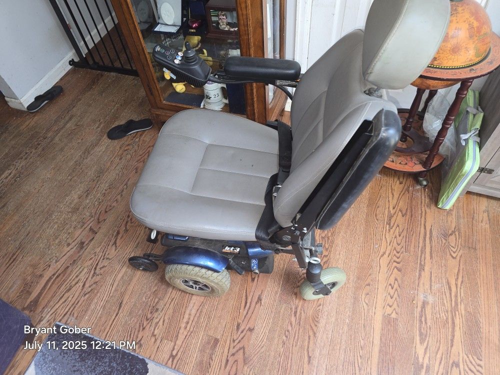 Electric Wheelchair Needs Battery's
