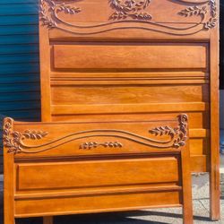 20th Century Vintage Oak Eastlake Bed Frame Beautifu