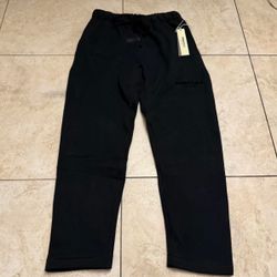 🔥 ESSENTIALS FEAR OF GOD BLACK SWEATPANTS – SIZE L (NEW)