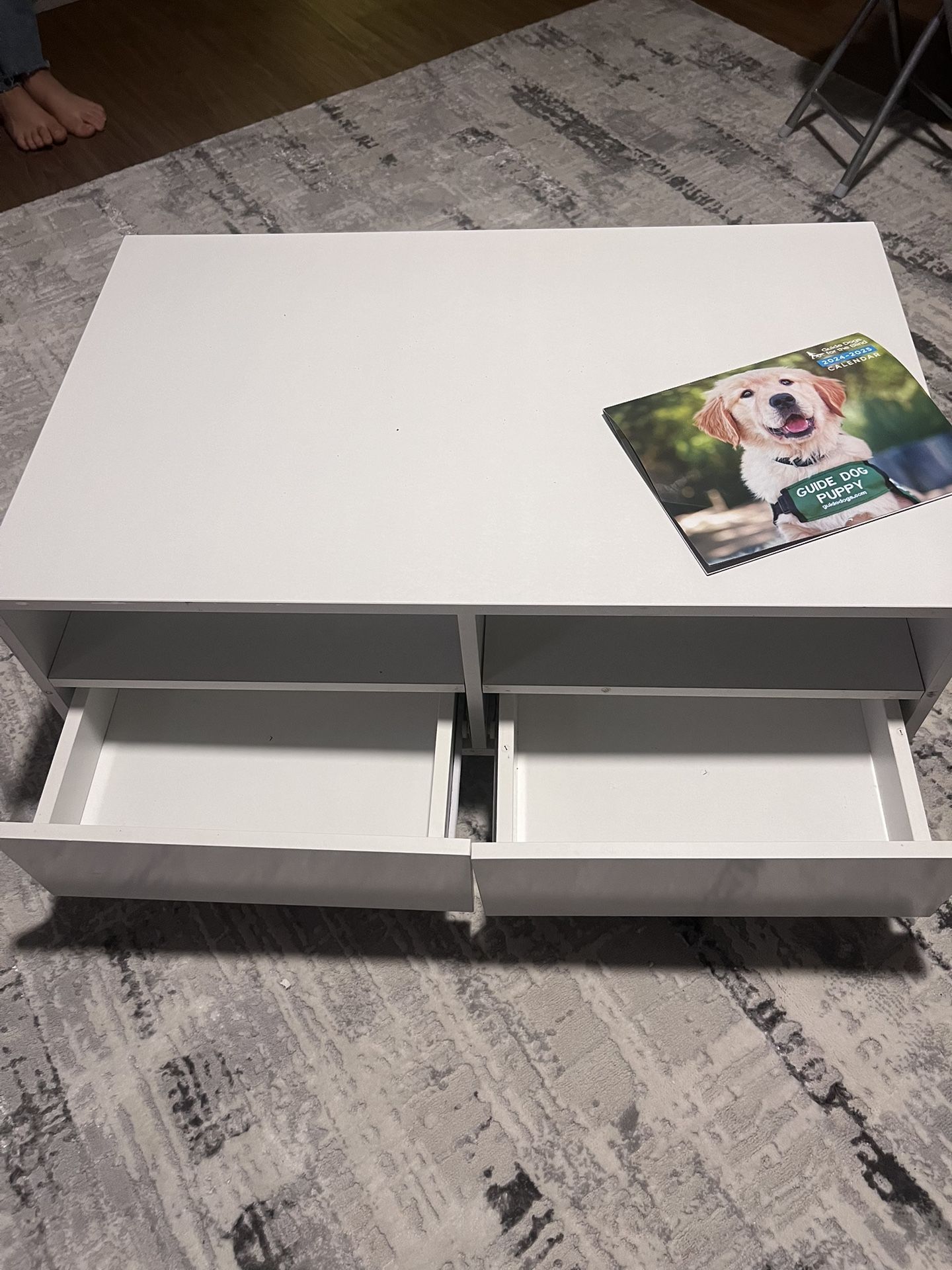 Coffee Table Likenew 