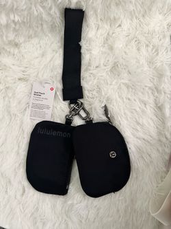 Lululemon dual pouch w ristlet