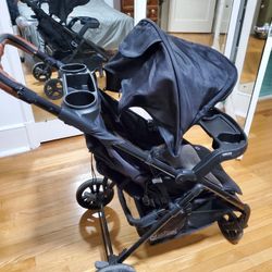 Baby Stroller Working Well With Sunblock Storage 
