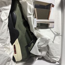 Undefeated Jordan 4