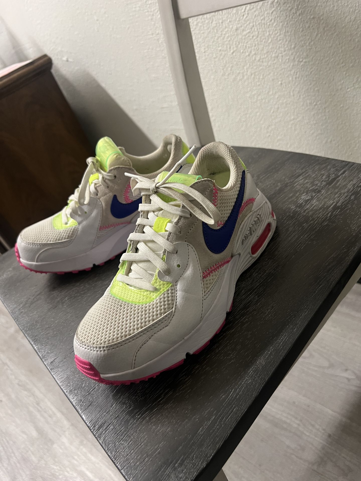 Nike Air Max Excee Size 6