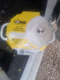 New Cast Iron Dutch Oven