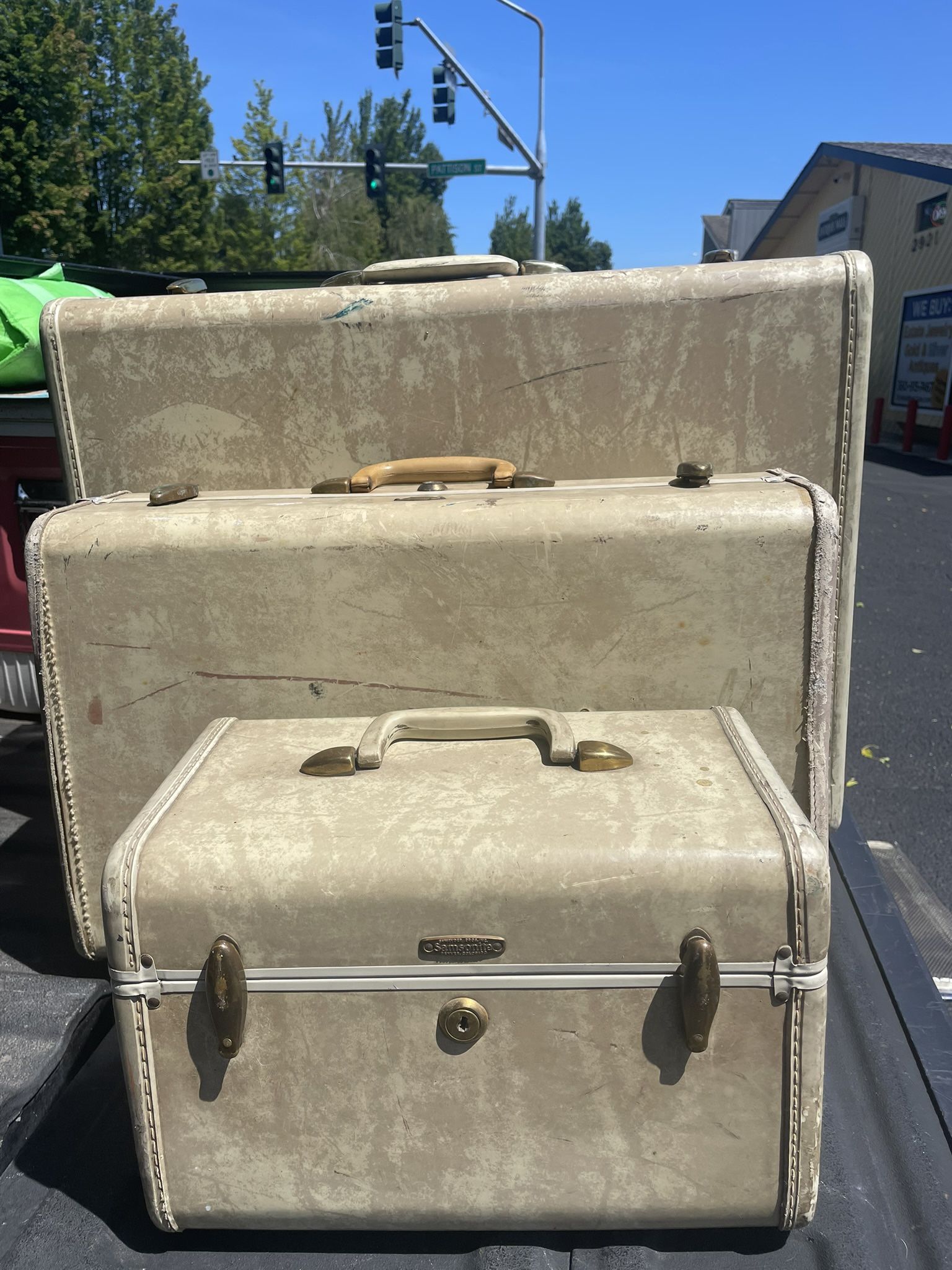 1950’s Schwayder Bros Samsonite 3 piece Marble White 