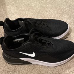Nike Air Max Motion 2