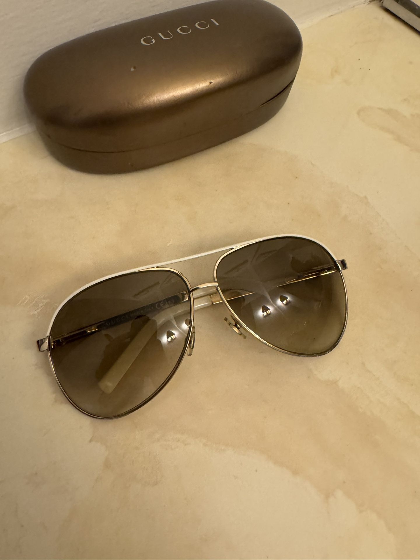 Authentic Gucci Aviator Unisex Sunglasses / Gold Tone