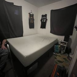 zinus queen mattress with metal bed frame