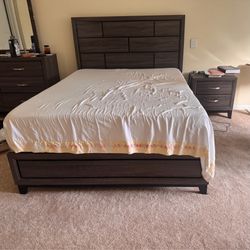 Queen Bed