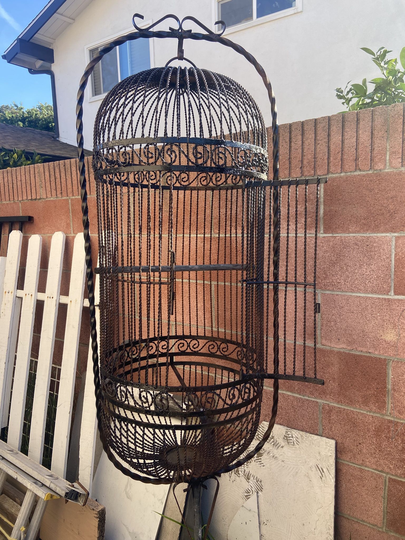 Jaula Para Pajaros, Cage