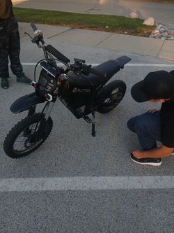 Tuttio Electric Dirt Bike