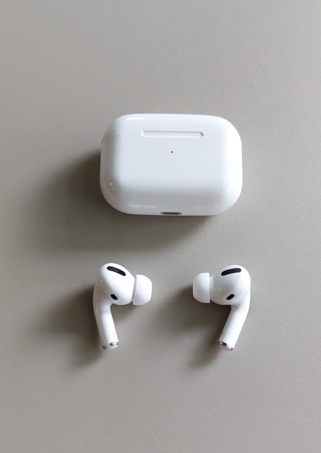 Wireless earbuds