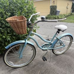 Women’s Bike With Basket