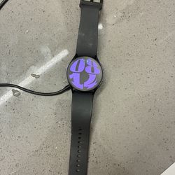 Samsung Galaxy Watch 6 – 40mm Graphite – Excellent Condition