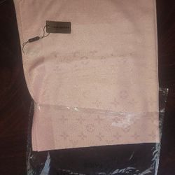 L.v., Designer Logo SCARF