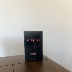 Valentino Born In Roma Coral Fantasy