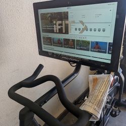  💥SPIN BIKE 🚴‍♂️PROFORM C22 22” TOUCHSCREEN 