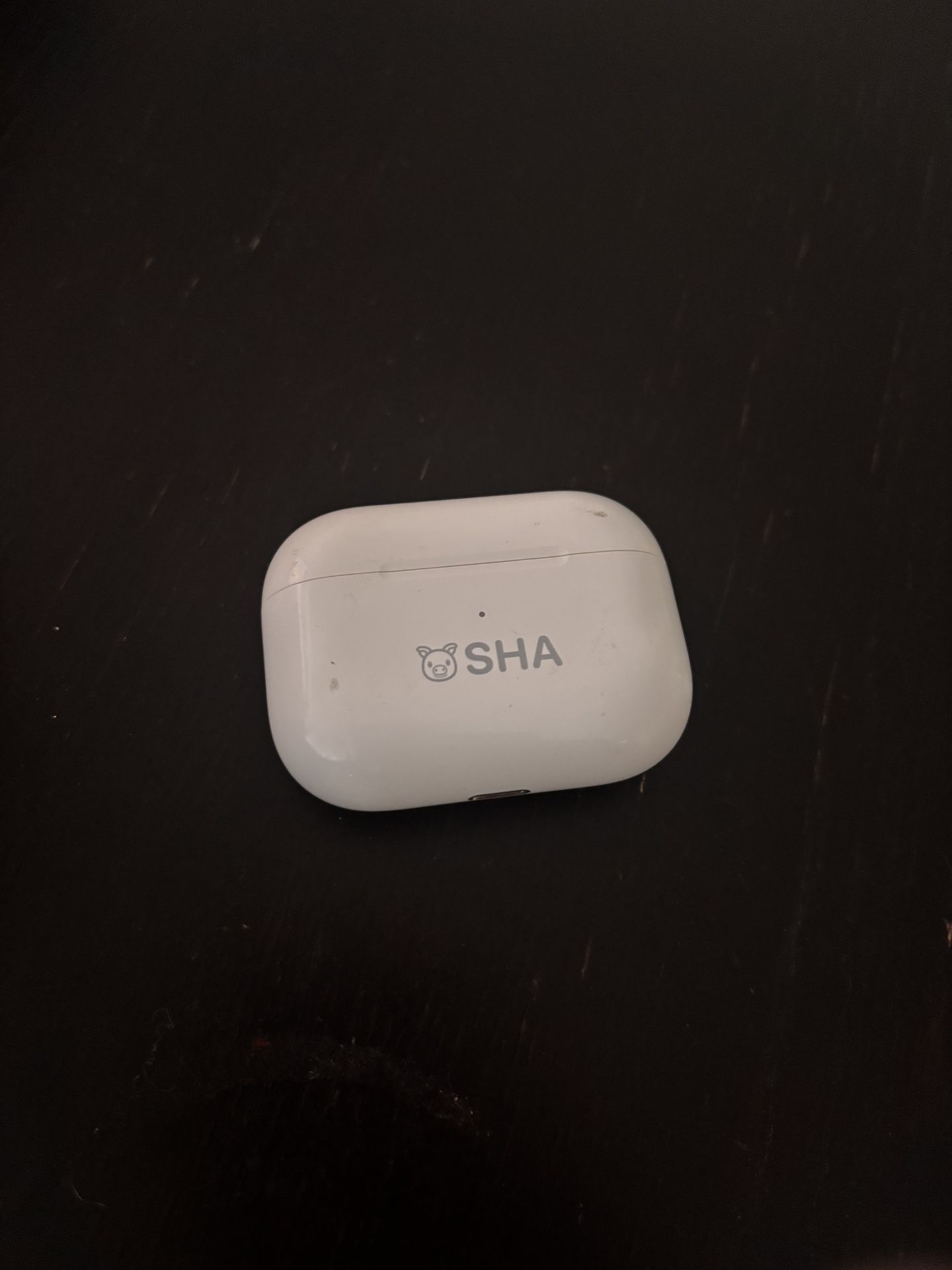 Apple AirPods Pro (1st Gen) With MagSafe Charging Case