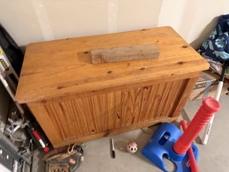 Toy chest- Wood.