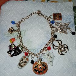 BRAND NEW HALLOWEEN CHARM RHINESTONES MEDIUM WEIGHT BRACELET