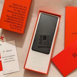 OnePlus 7t + box & accessories (cracked screen)