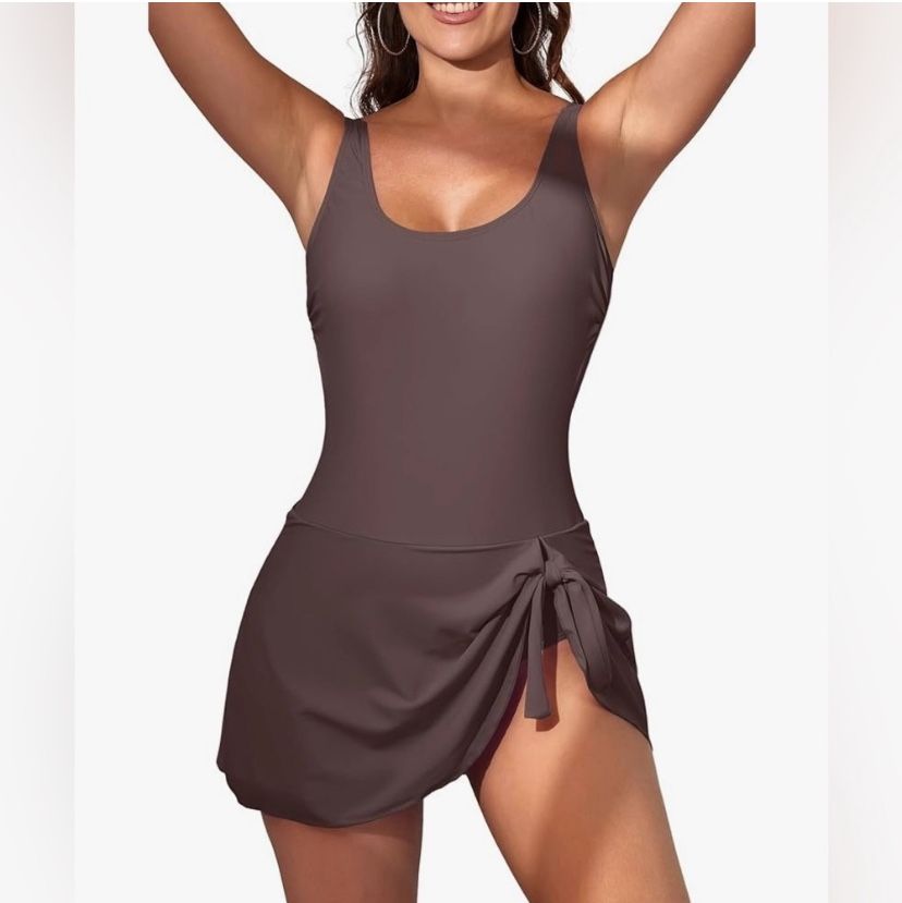 NWT Eomenie Medium Swimdress 