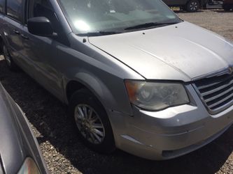 2008 Chrysler town country for parts only