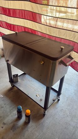 Rolling cooler