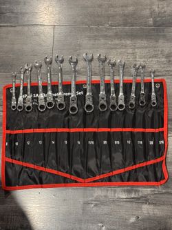 14PCS SAE Ratchet Wrench Set SAE sizes: 8, 10,12, 13, 14, 15, 16, 11/16, 5/8, 9/16, 1/2, 7/16, 3/8, 5/16    Fe)