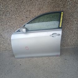2009-13 Toyota Corolla Left Front Door 