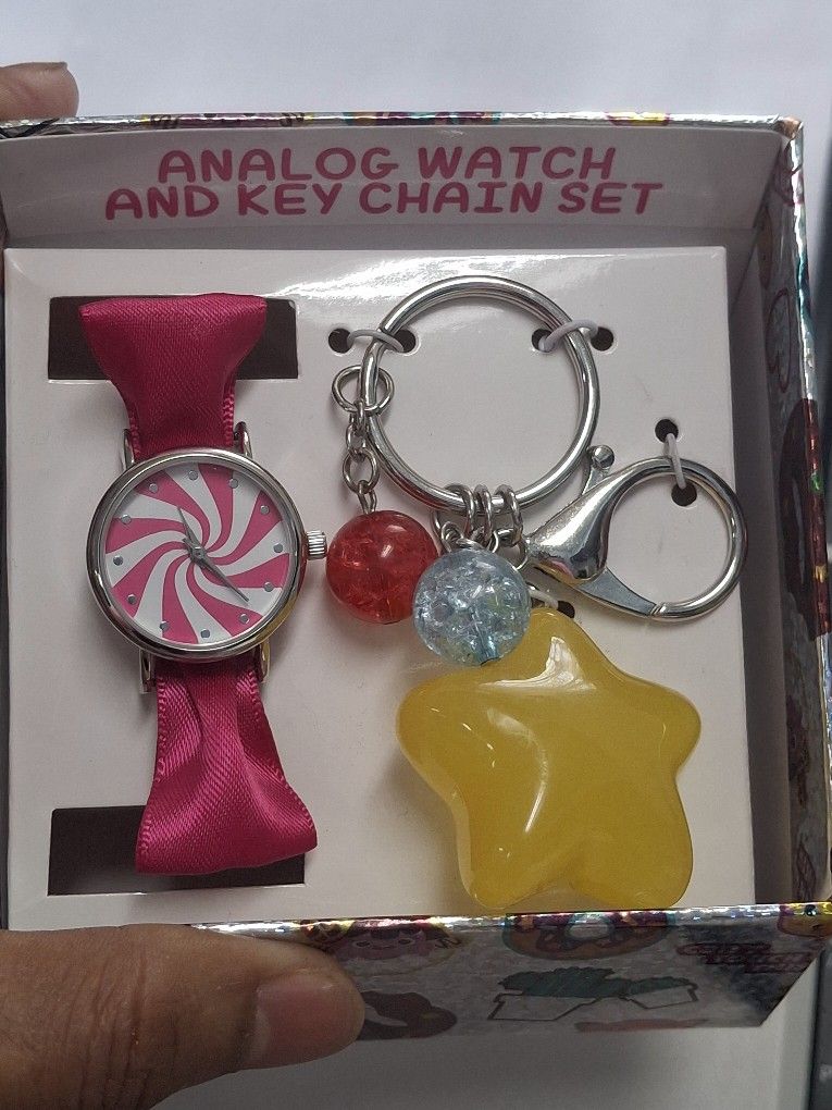Analog Watch & Keychain Set