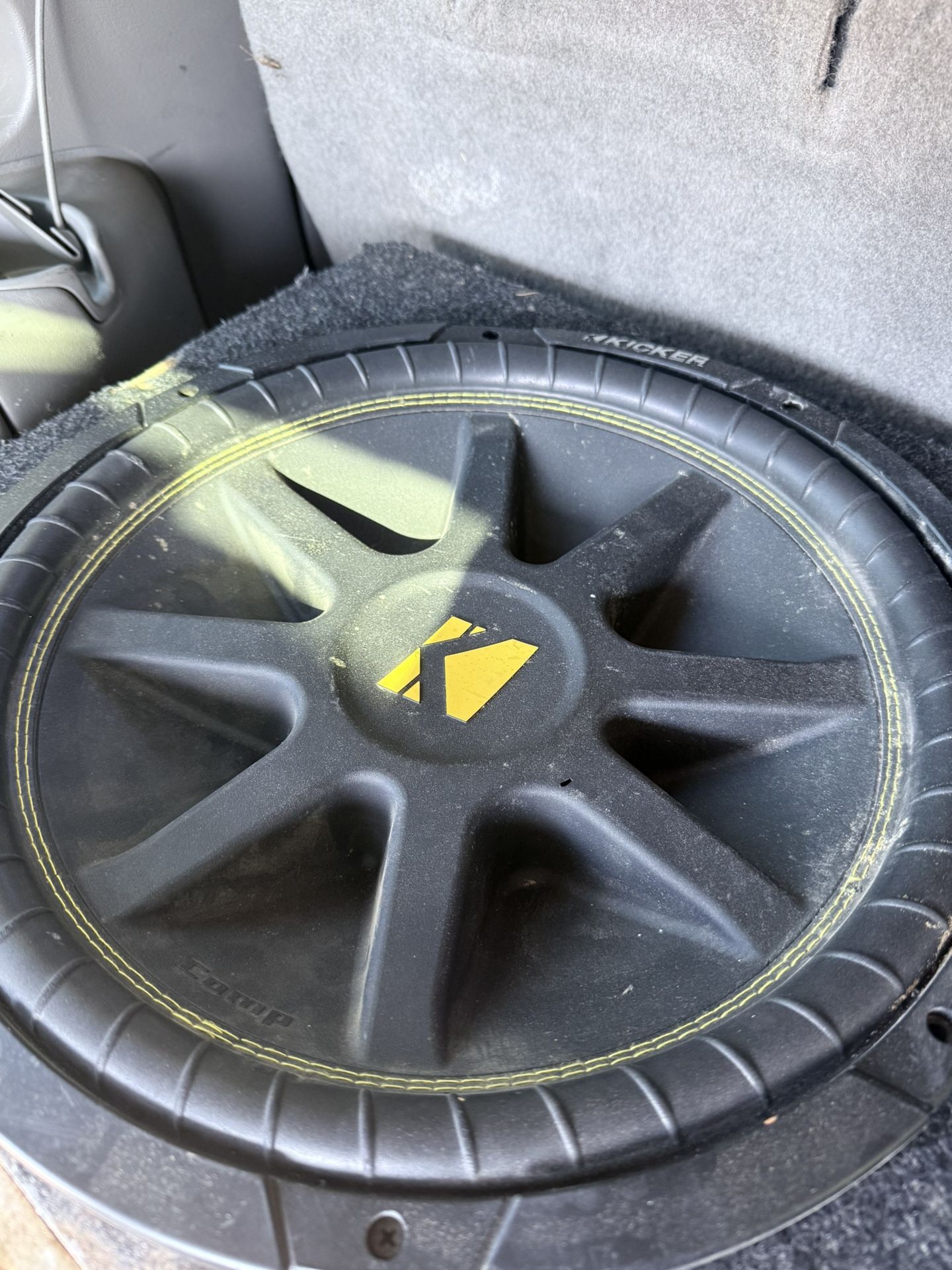 15” kicker subwoofers and amp