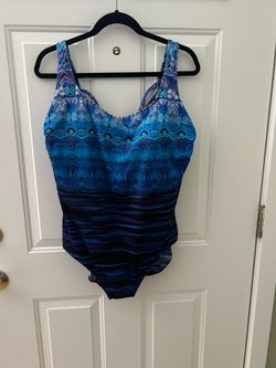 Great Lengths cross back one piece Size 20