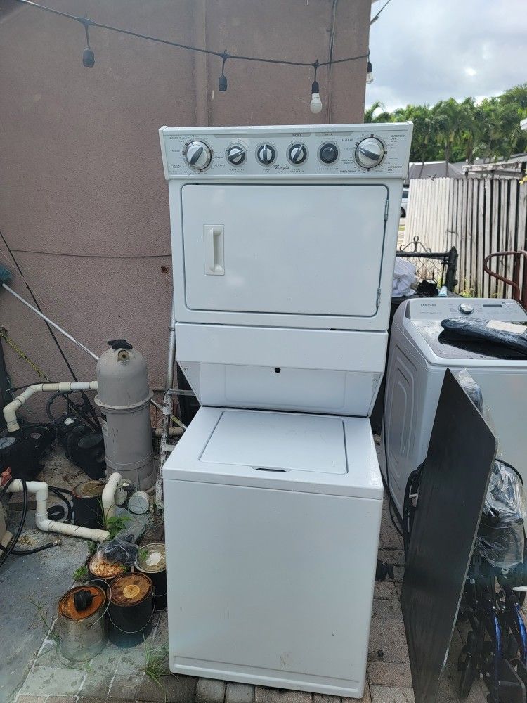 Whirlpool Laundry Center Works Great WET3300XQ2 Asking $300