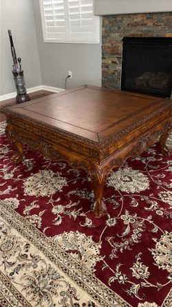 set of 3 good wood quality tables