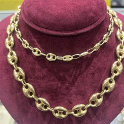 Gucci Gold Necklace!! 