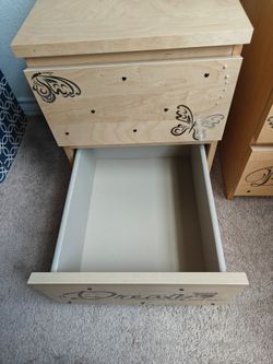 2 nightstand with drawers