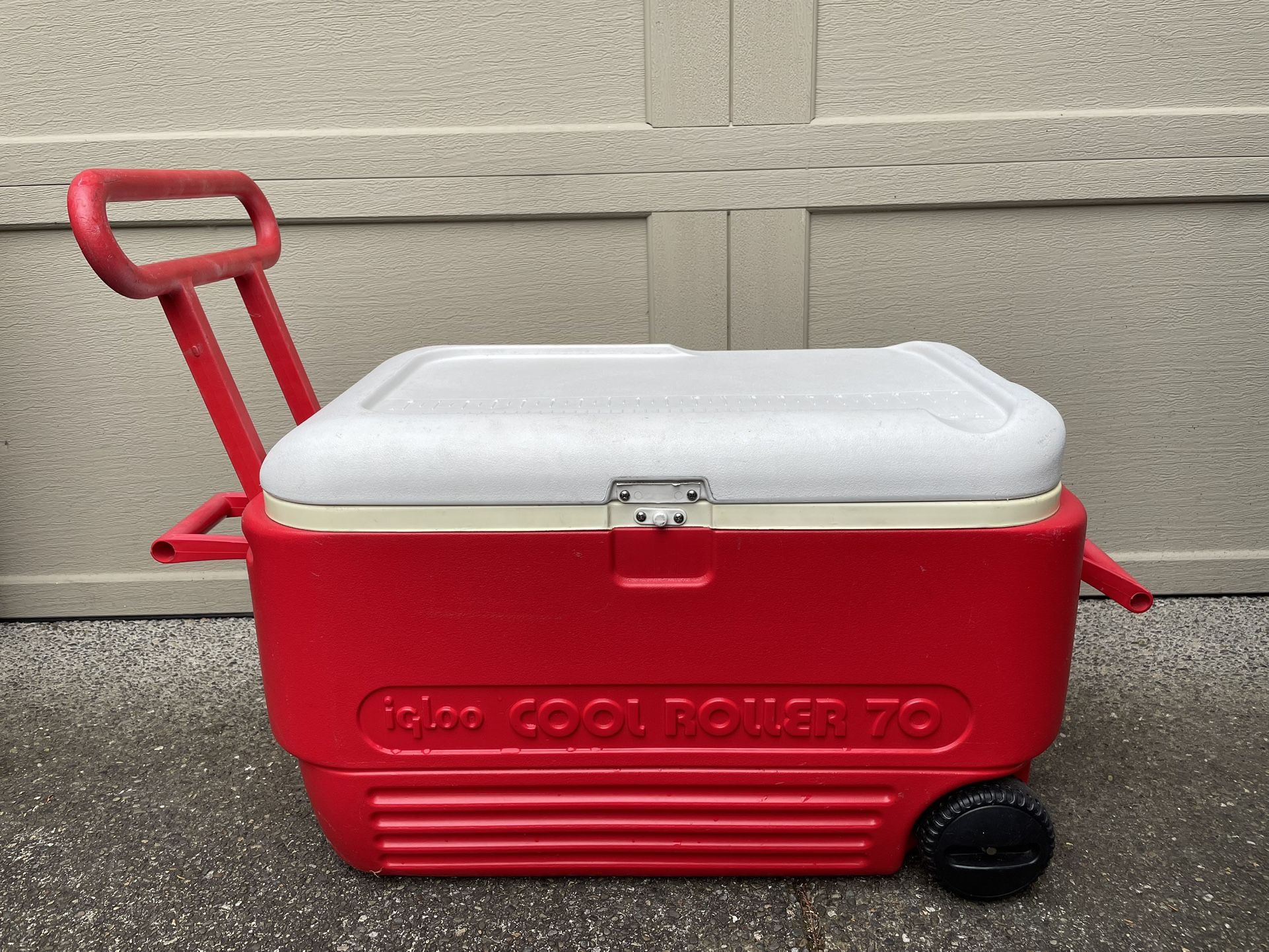 70 Qt Wheeled Igloo Cooler