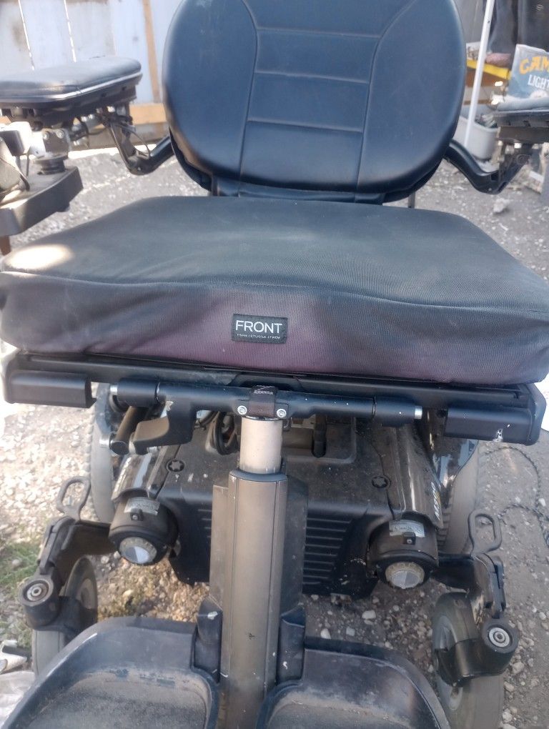 M300 HD Mobile Chair