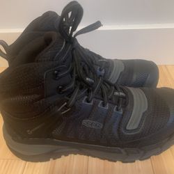 KEEN MEN'S  WORK BOOTS - STEEL TOE.  size 8