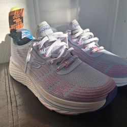 Women's Sketchers MAX (NEW)