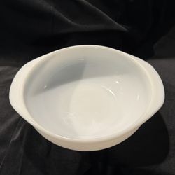 Vintage Pyrex 2qt Milk Glass Mixing Bowl. #1 Of 2