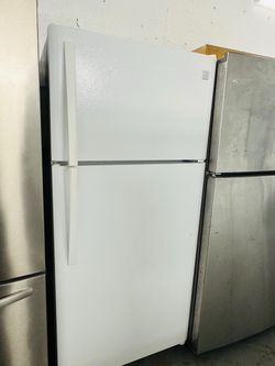 White Top-Freezer Refrigerator