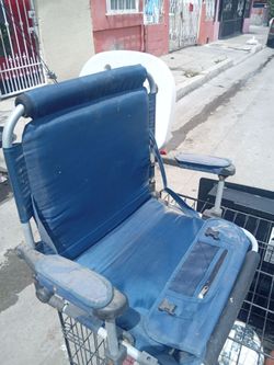 Stadium chair