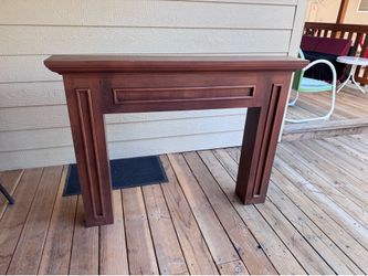 Fireplace mantel