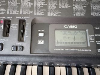 Moving out sale: Casio CTK-720 keyboard with stand